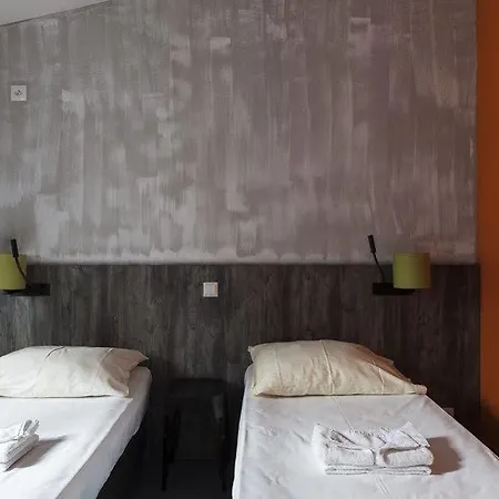 Brxxl 5 Centre Hostel *